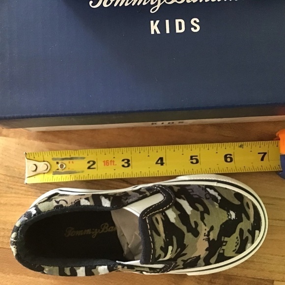 Tommy Bahama Kids camo slip on sneakers toddler size 8 NWB - Picture 5 of 5